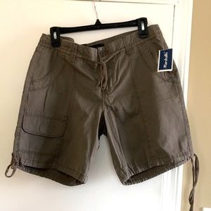 Calvin Klein size 10 brown short
